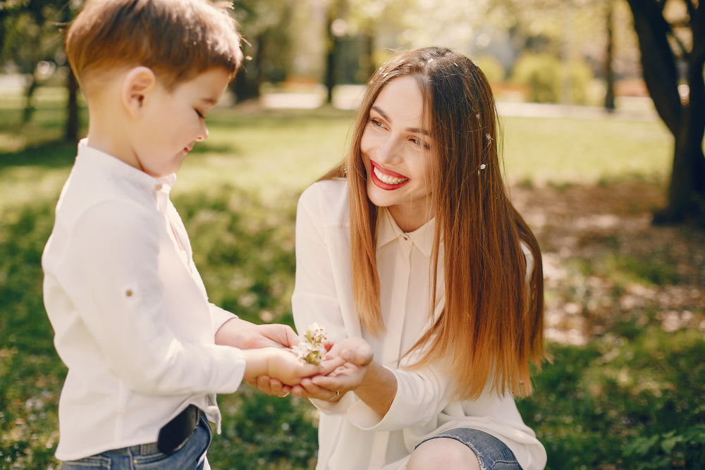 Dad and kids on a relaxed family outing: introducing a new partner to your kids
